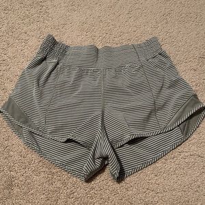 Lululemon Hotty Hot High Rise Shorts 2.5”